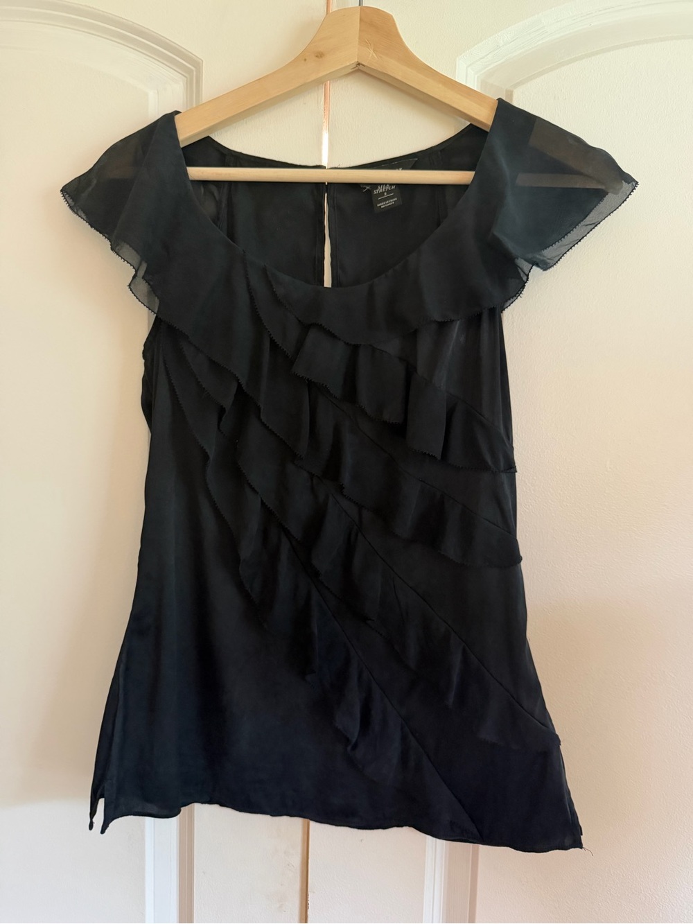 White House Black Market Black Ruffle Front Blouse 100% Silk Stretch